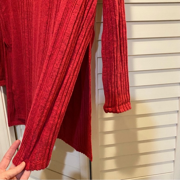 (2 for $10) Split Hem Rib-Knit Longline Top - Picture 5 of 6